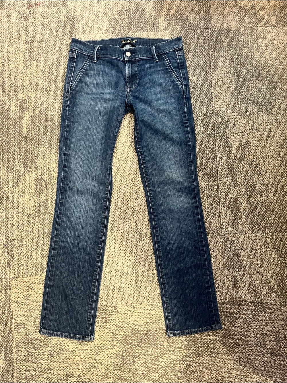 Low rise dark wash straight leg jeans Size 6